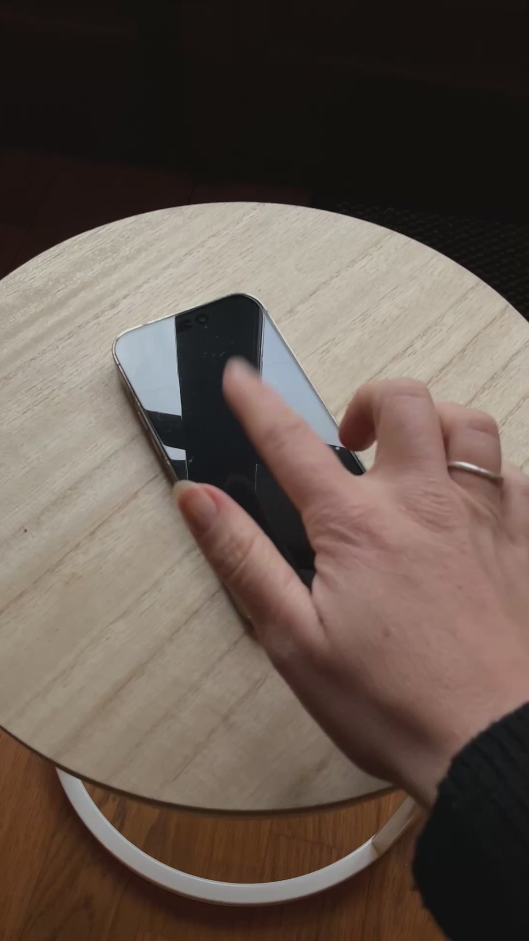 Gudrun Mobile Wallpaper